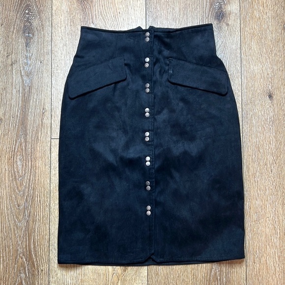 Moussy Black Faux Suede Button Front Skirt Size 1/ - Picture 1 of 7